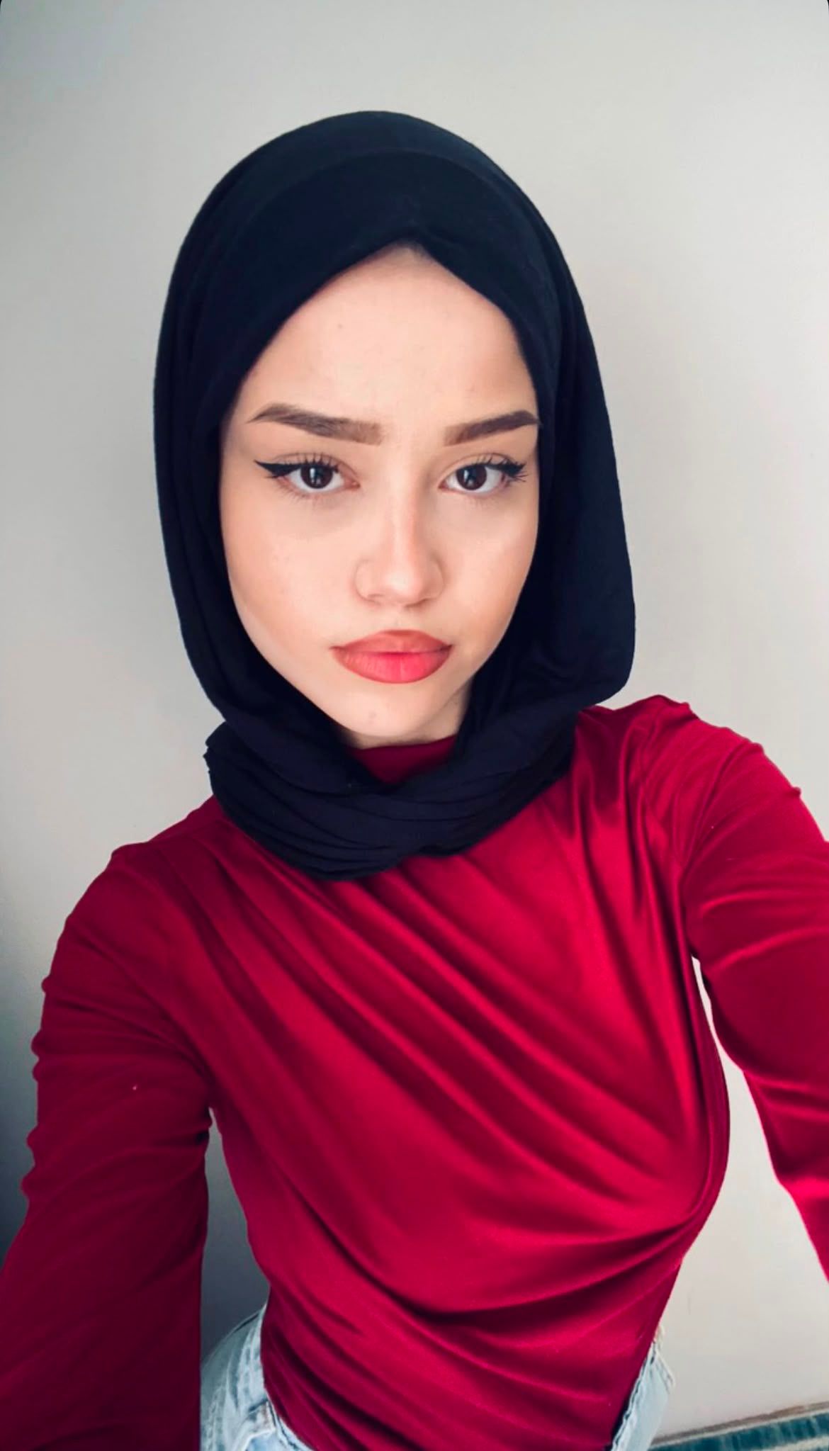 Akçağıl Arabada Görüşen Escort İrem