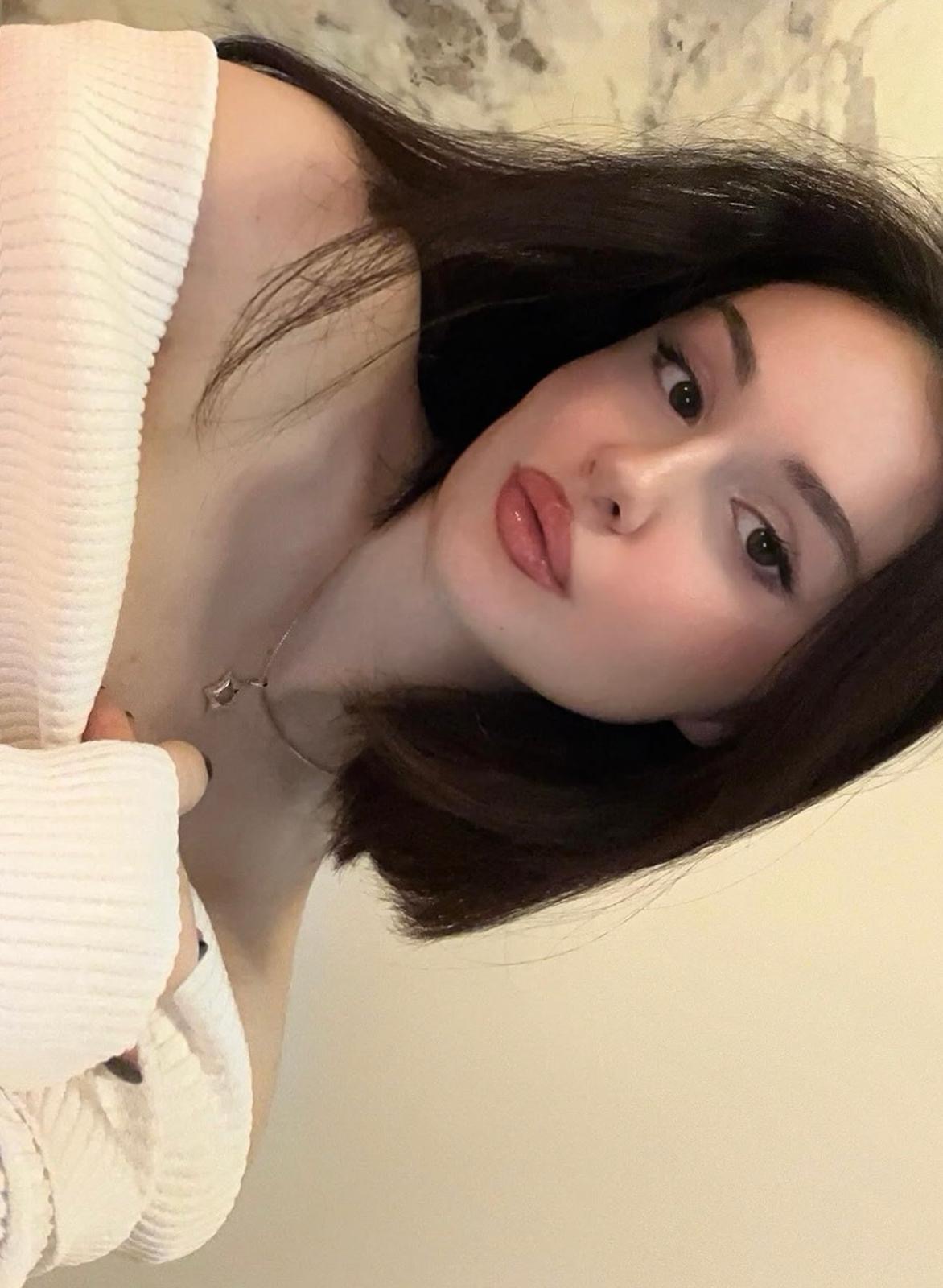Ürünlü Sempatik Kadın Escort Bayan Zuhal